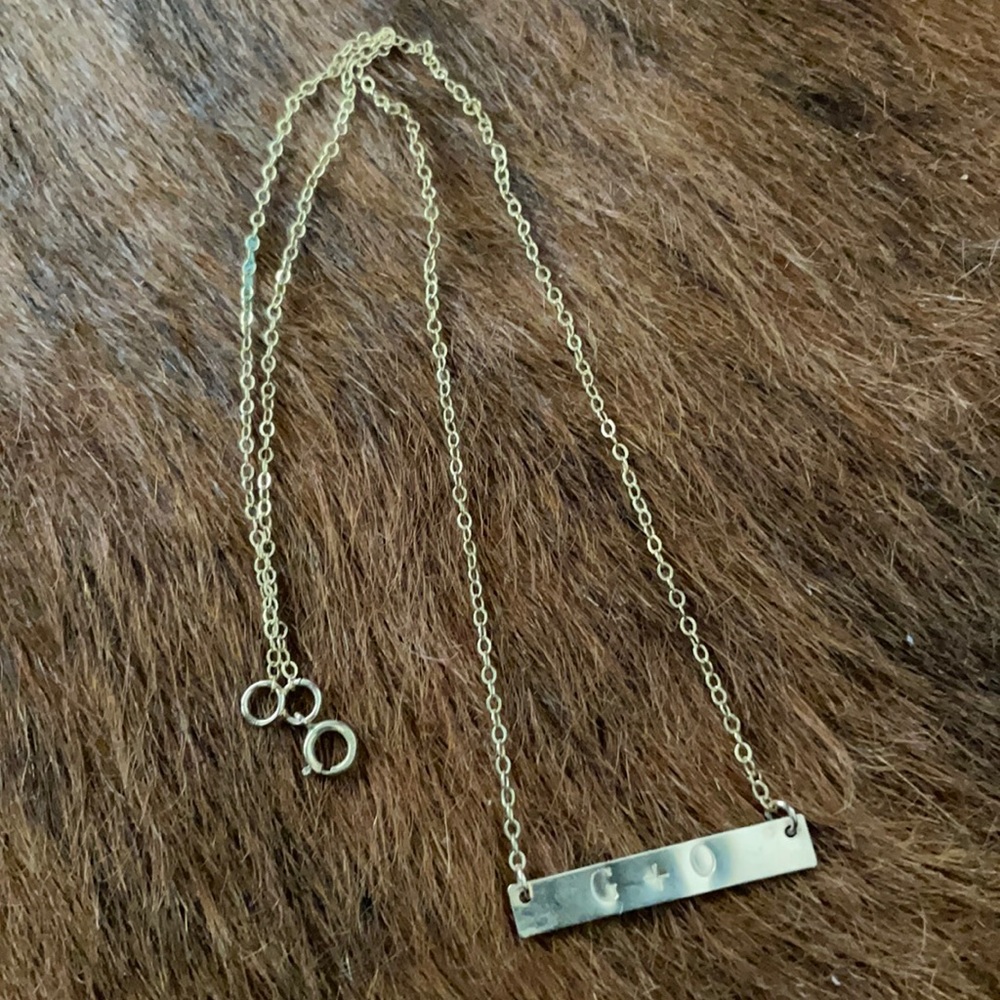 G + O bar necklace